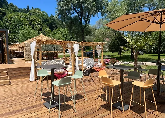 Saint-Alban-de-Montbel Hotels