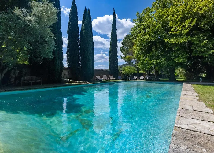 Sernhac Hotels