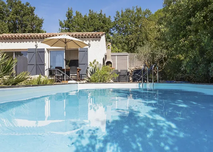 Holiday Home In Brignoles With Private Pool avec Piscine