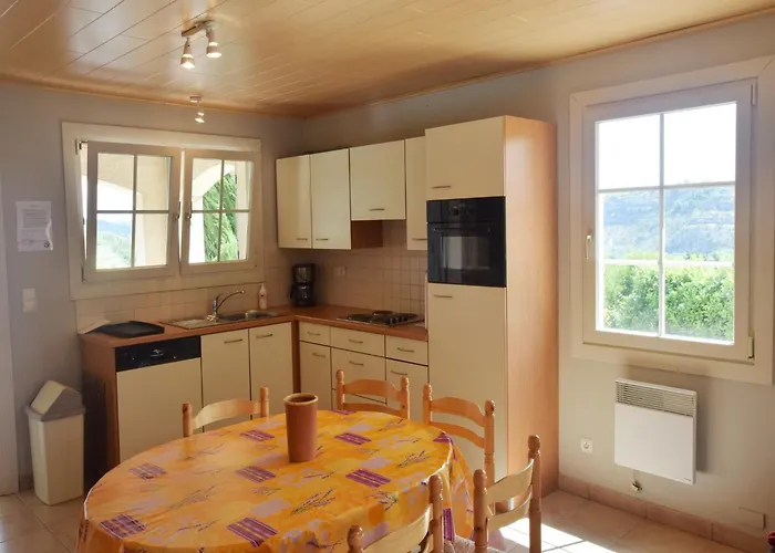 Peaceful Holiday Home In Les Vans, Ardeche With Pool avec Piscine