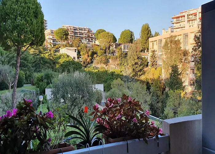 Apartment In Nice With Sea Views