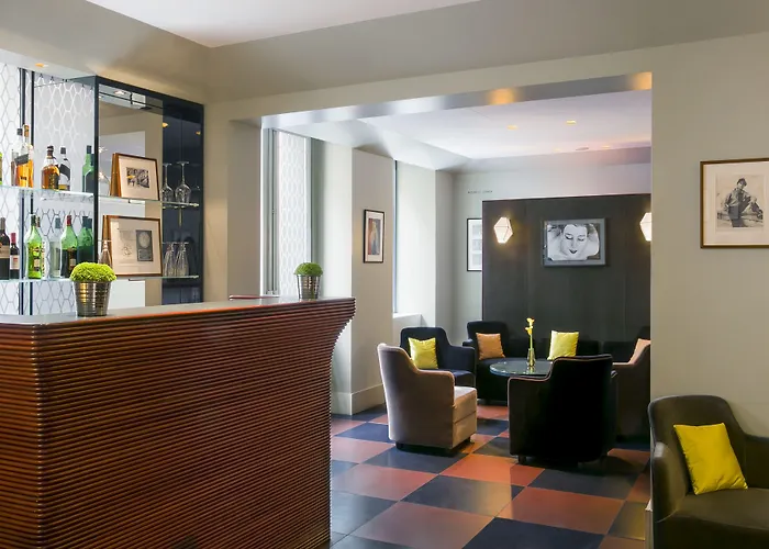 Hôtel A La Villa des Artistes Paris aceita animais de estimação