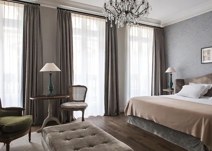New Hotel Roblin Paris