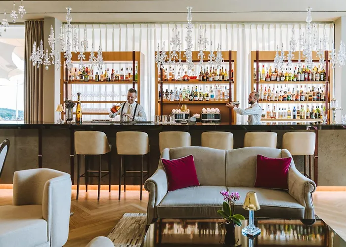 Champillon Hotels