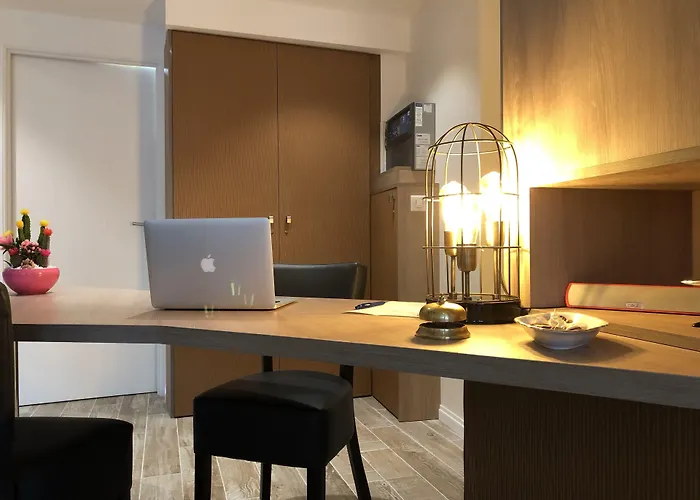Hotel Courbet Juan-les-Pins