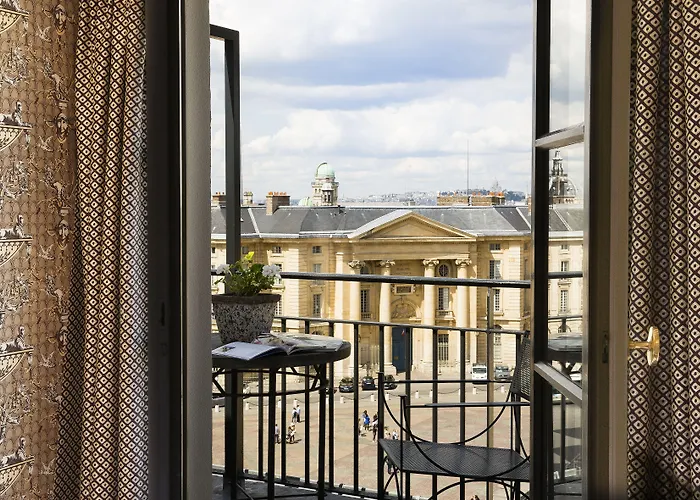 Hôtel des Grands Hommes Paris