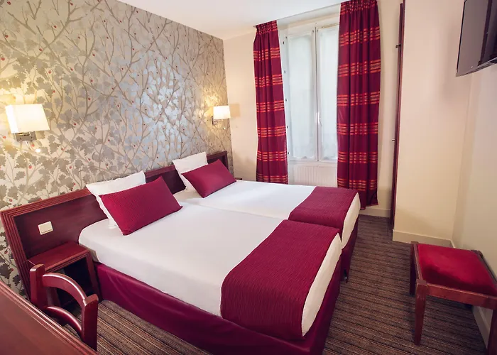 Timhotel Paris Gare De Lyon Com um Campo de golfe