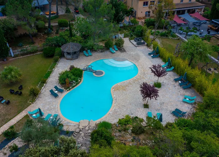 Aubais Hotels