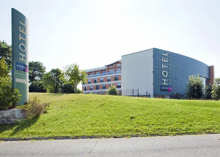 Cerise Valence Aparthotel