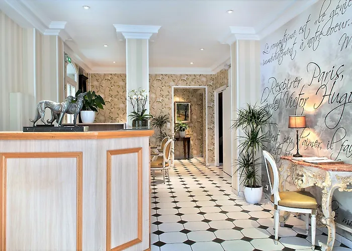 Hotel Romance Malesherbes By Patrick Hayat Parijs