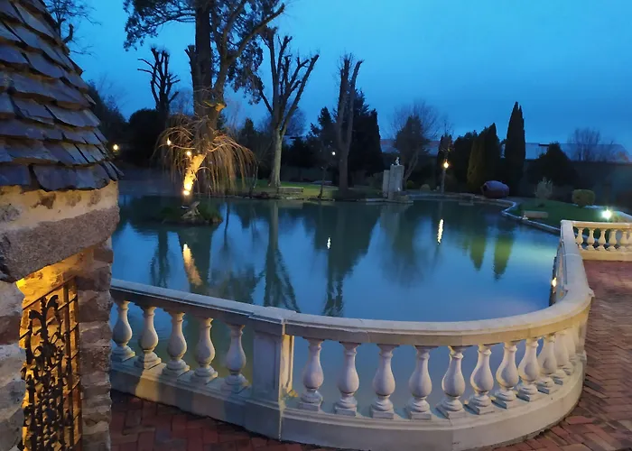 Villaines-la-Juhel Hotels