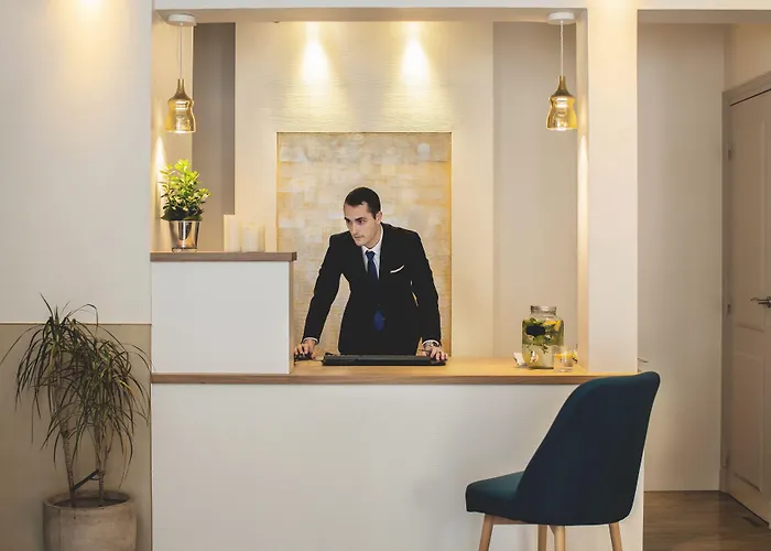 Hotel Opera Marigny Paris aceita animais de estimação
