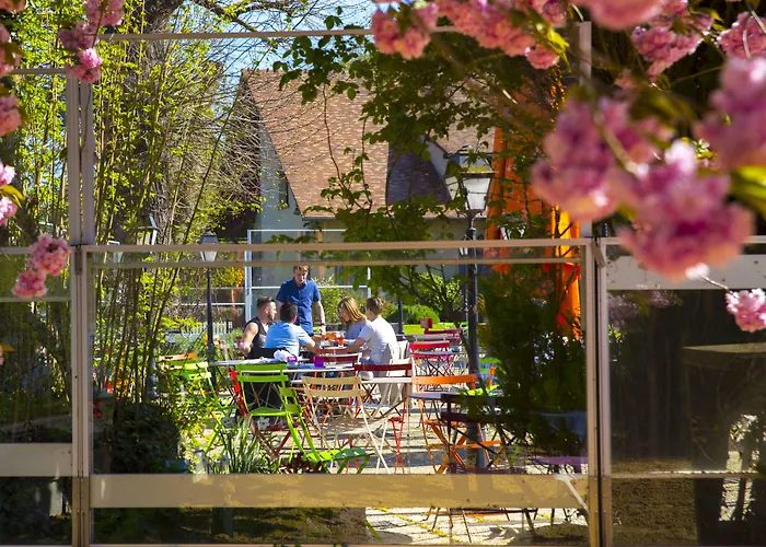 Saint-Pierre-la-Garenne Hotels