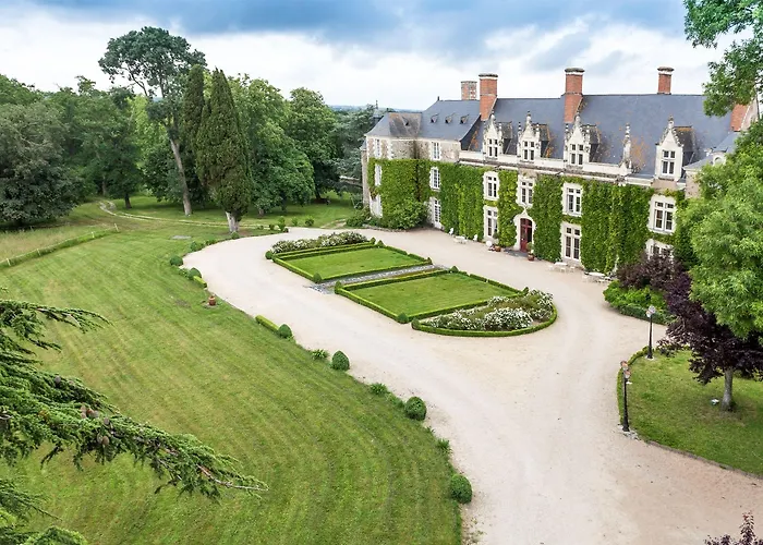 Saint-Georges sur Loire Hotels