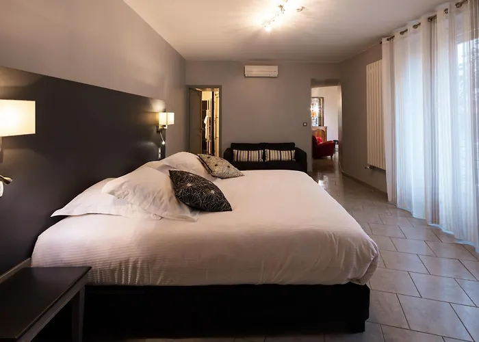 Hotels in Lodève