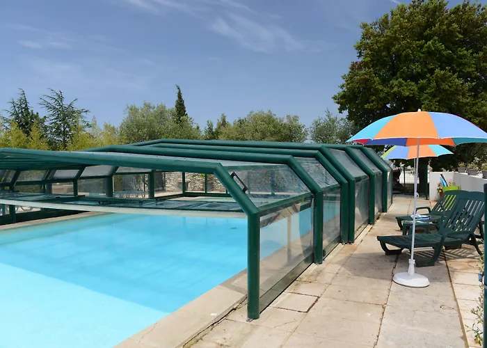 Rochefort-du-Gard Hotels