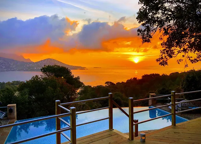 Villa La Farigoule à Saint-Raphaël avec Piscine