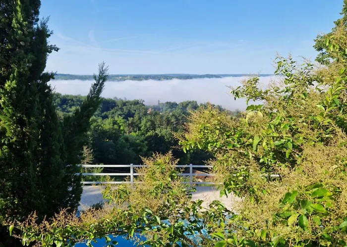 Le Clos Des Etoiles Le Bugue avec Piscine