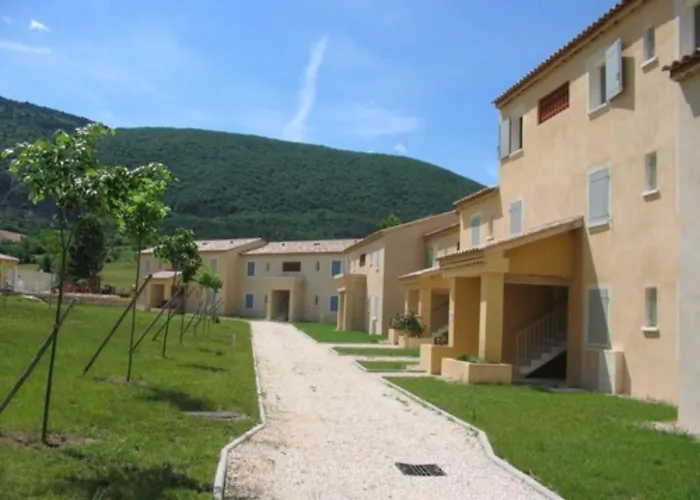 Hôtels à Montbrun-les-Bains