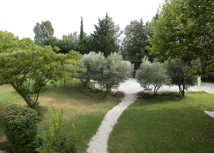 Mas Seraphin LʼIsle-sur-la-Sorgue