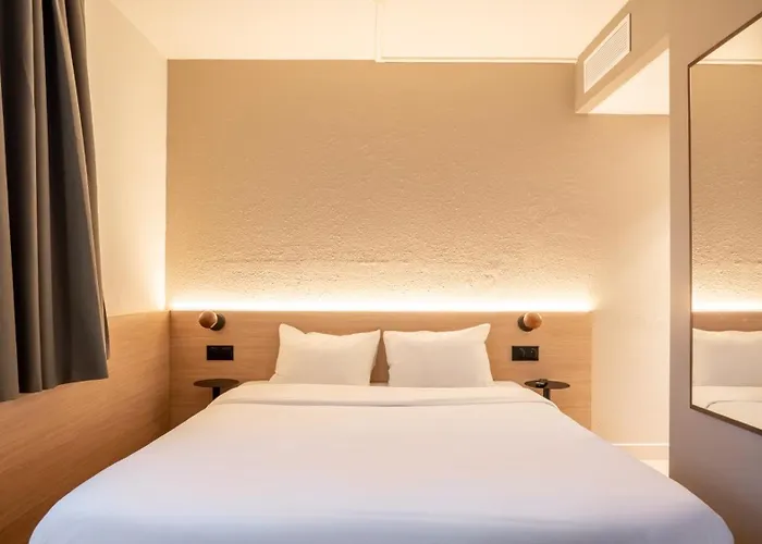 Kyriad Eco - Suresnes - La Defense