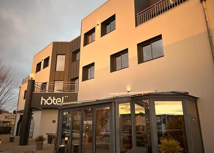 Sebazac-Concoures Hotels