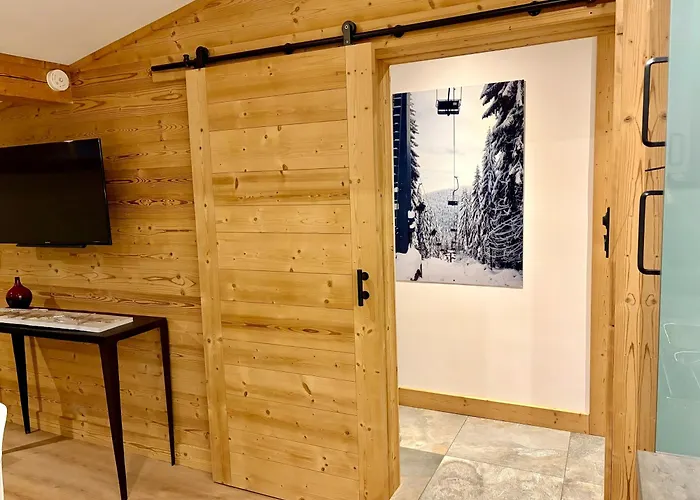 The Castle, 10 Bedroom Chalet, Chamonix Centre