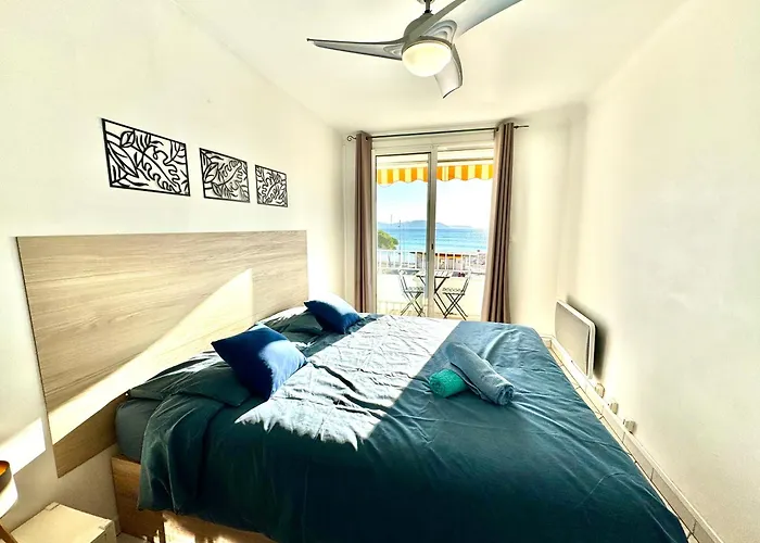 T3 sur la plage vue féerique mer,wifi, parking inclus , clim La Ciotat