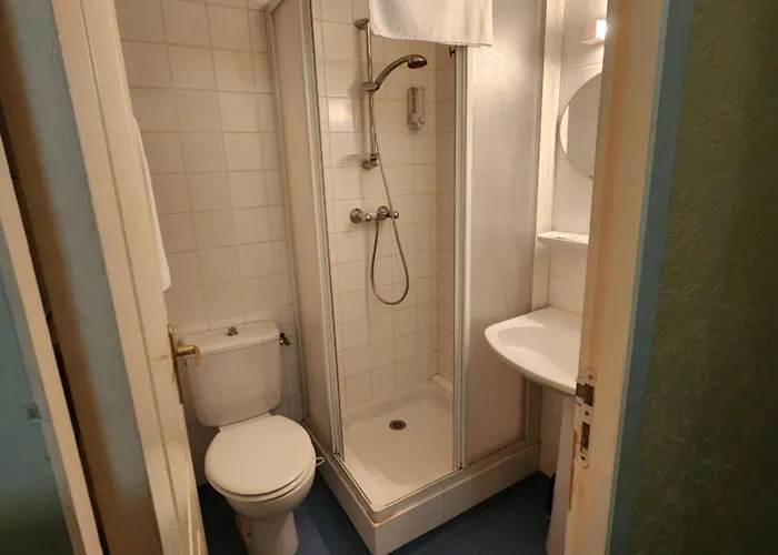 Chambre Chez Marie Et Didier 1 Minute A Pied Du Sanctuaire De Lourdes