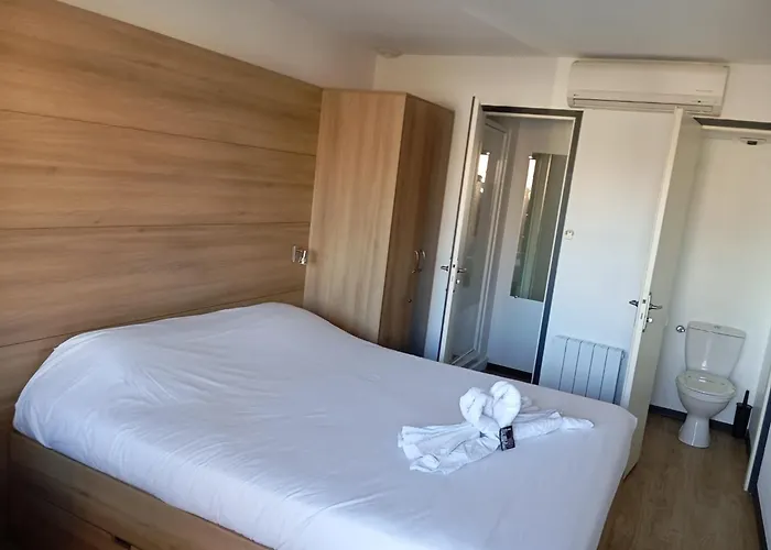 Loudeac Hotels