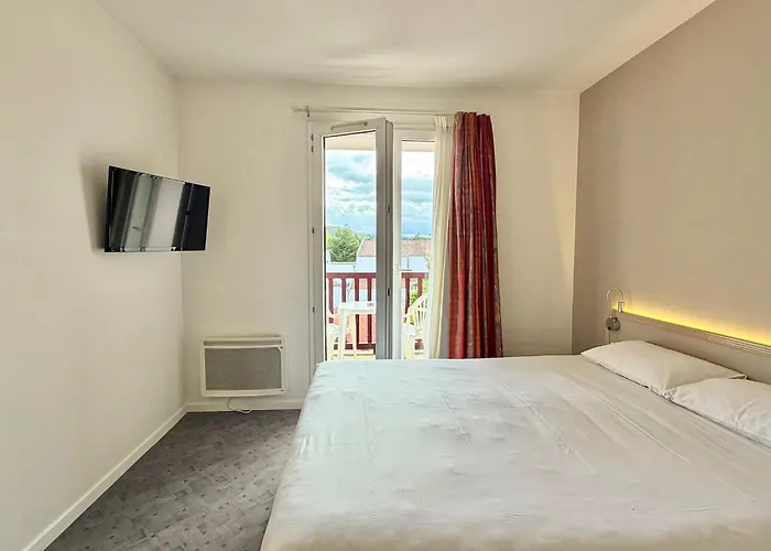 Saint-Palais (Pyrenees-Atlantiques) Hotels