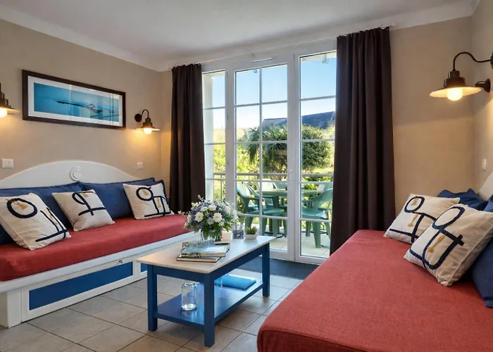 LocaLise - Maison E4 au Guilvinec - A 20m de la mer avec jardin et piscine - Tout à pied, plages, port, centre, commerces, marché - Wifi inclus - Linge de lit inclus - Animaux bienvenus avec Piscine