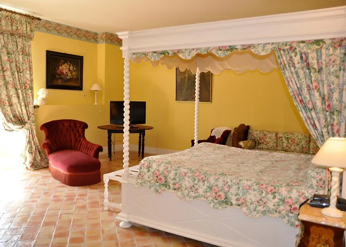 Cavanac Hotels