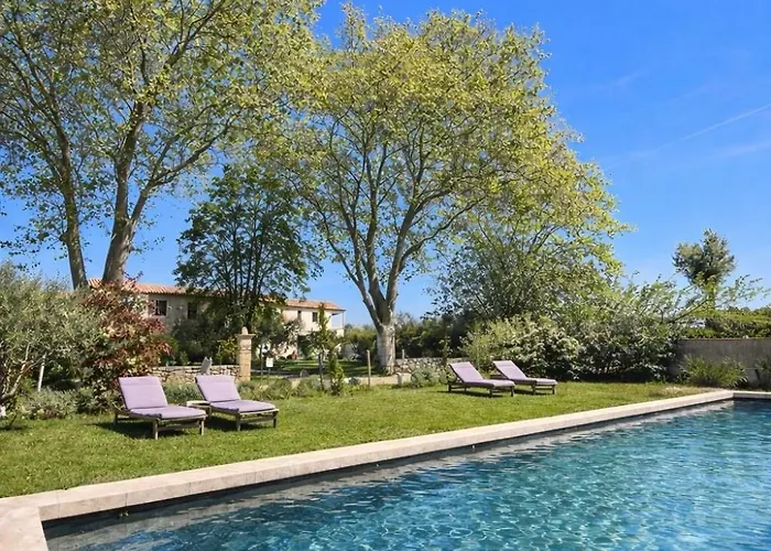 Bed and Breakfast Mas Des 2 Platanes Arles