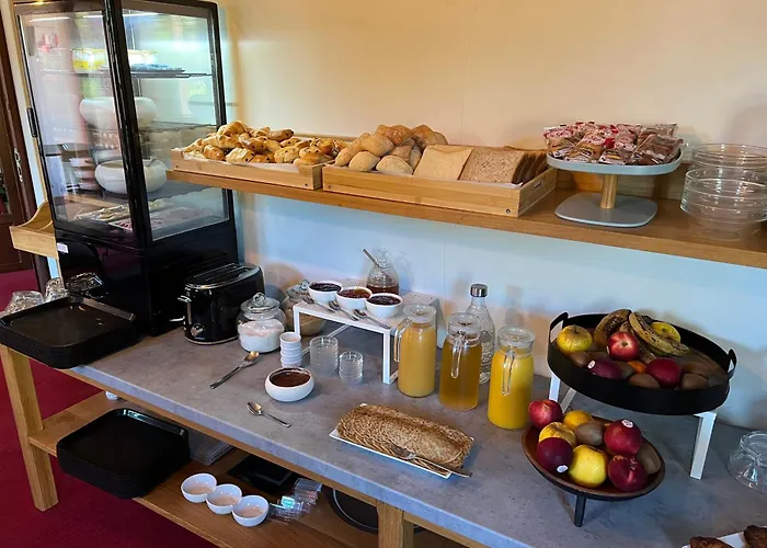 Cressensac-Sarrazac Hotels