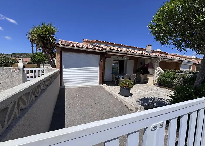 HOLIDAYLAND BAIE DES OLIVIERS VILLA 36m2 1chambre fermée 6 couchages ou VILLA 41M2 2chambres fermées 7 couchages Narbonne-Plage