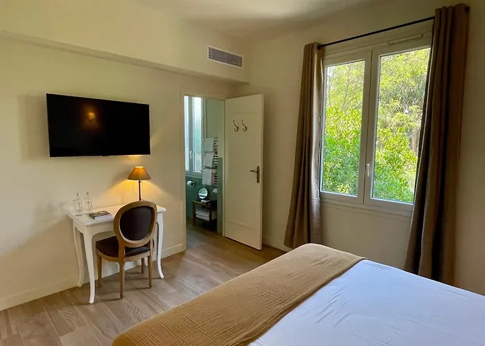 Colomars Hotels