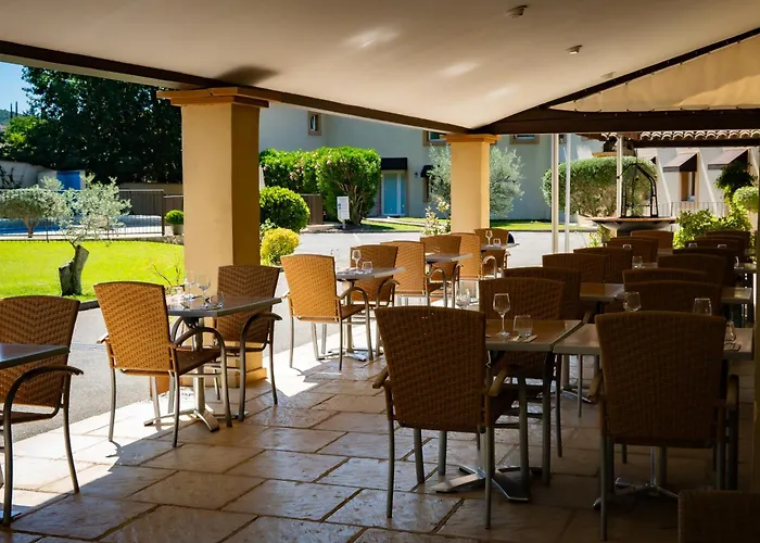 La Roque-d'Antheron Hotels