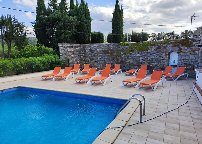 Ornaisons Hotels