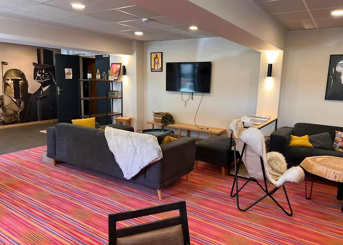 Villar-d'Arene Hotels