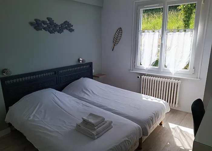 Plonevez-Porzay Hotels