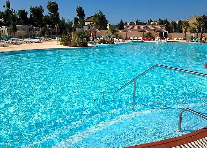 Serignan Hotels