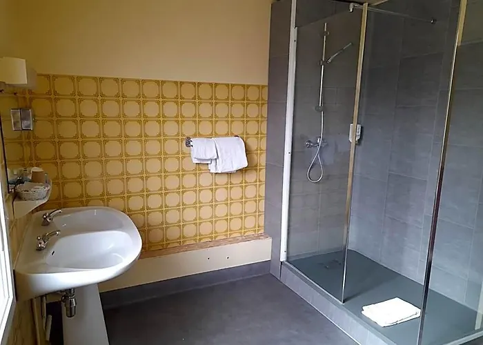 Montrichard Hotels
