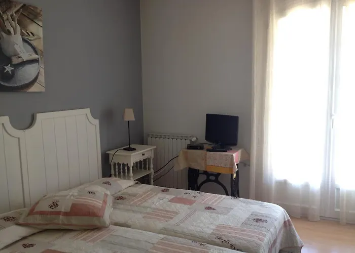 Hotel Logis Du Comte à Suze-la-Rousse
