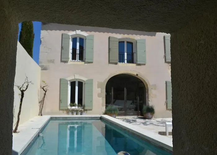 Bed and Breakfast Mas À l'Improviste à Maillane