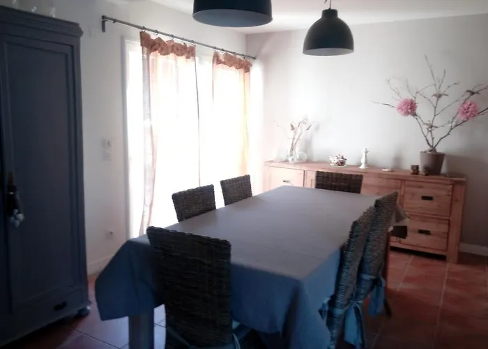 Villa Marseille et sa Campagne Chic à Allauch avec Piscine