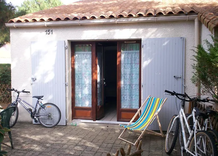 Villa Le Hameau de Talaris à La Palmyre avec Piscine