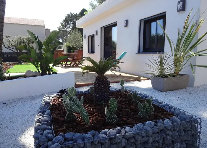 La VILLA SANARY Coeur de Portissol - Parking privé- Prise recharge voiture Privée