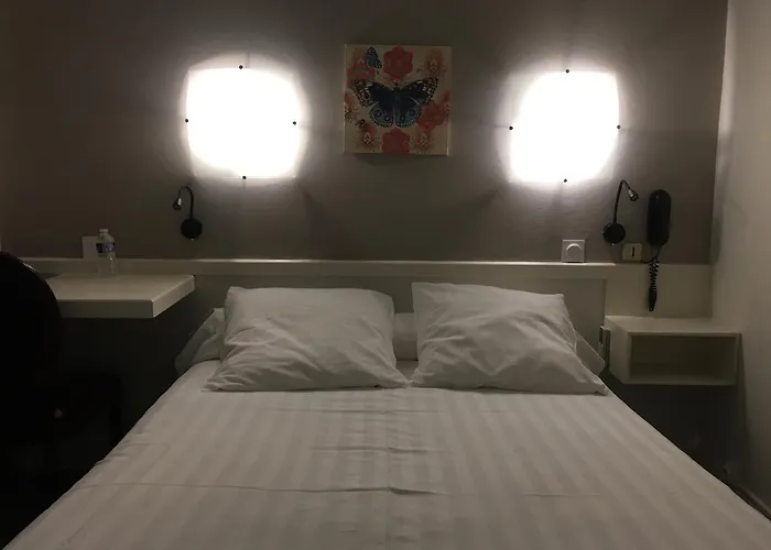 Auch Hotels