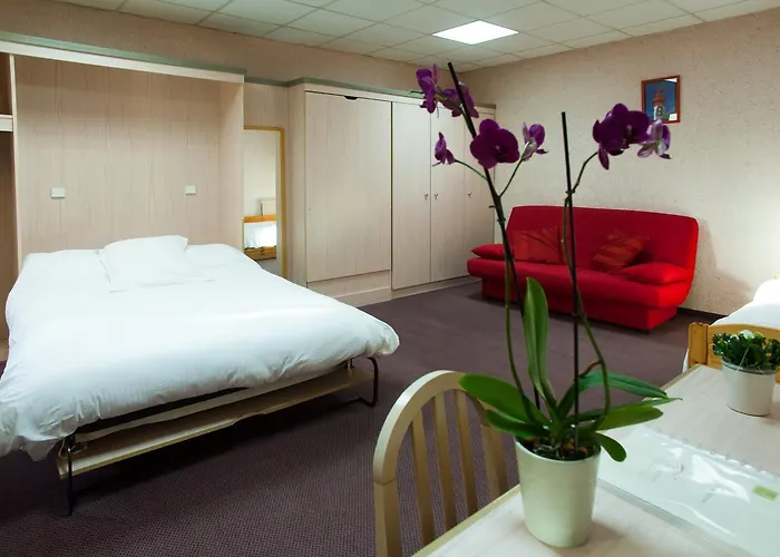 Guichen Hotels